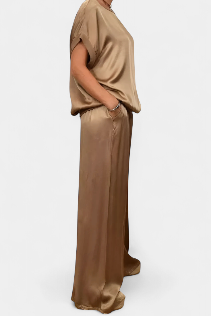 Blasa Dviejų Dalių Pavasario Komplektas su Išskirtiniu Stiliumi