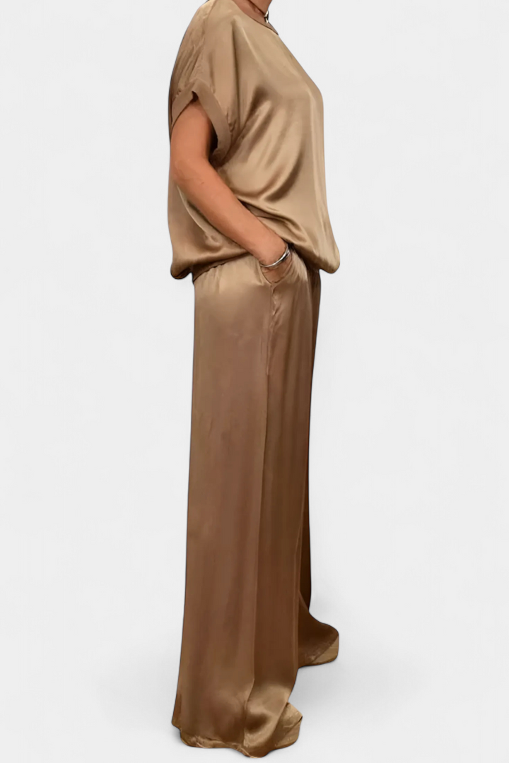 Blasa Dviejų Dalių Pavasario Komplektas su Išskirtiniu Stiliumi