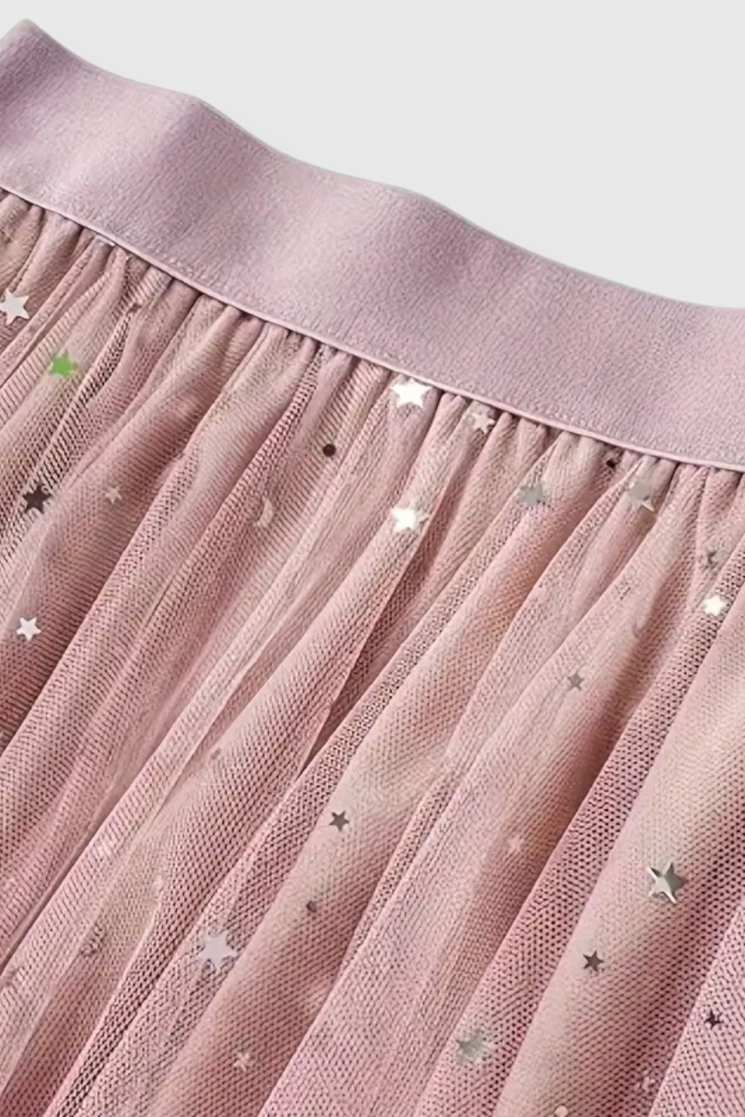 Kolette blizgantis sijonas su iškirptu apatine dalimi ir aukšta juosmens linija