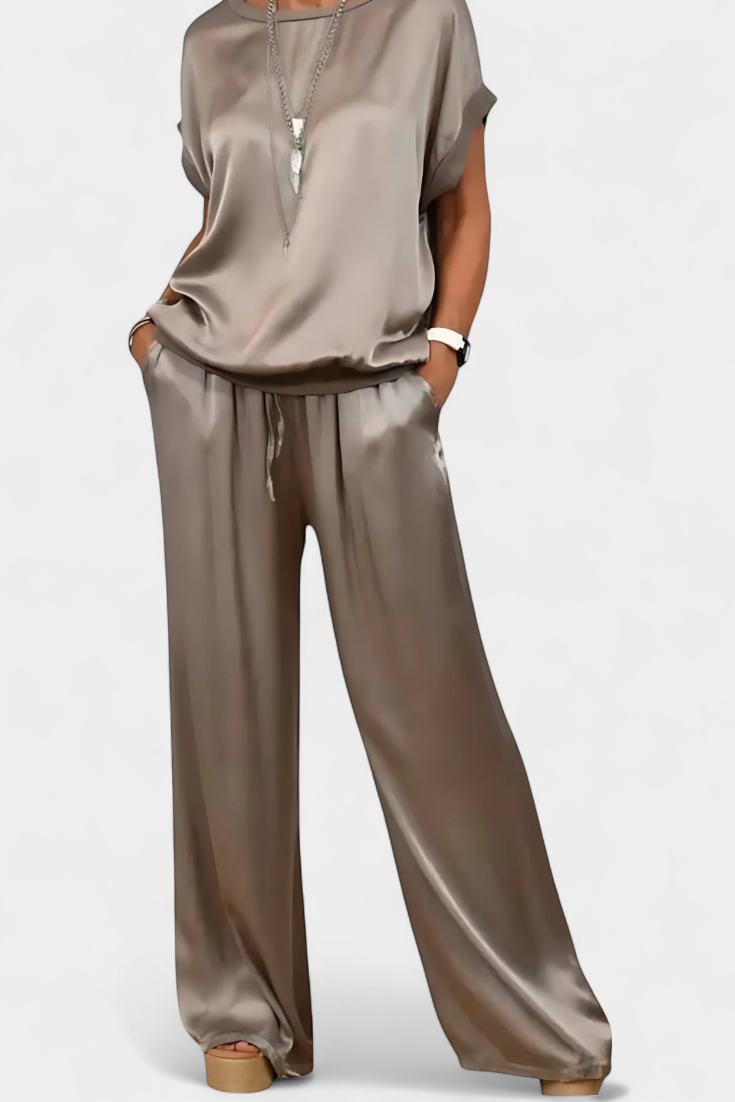 Blasa Dviejų Dalių Pavasario Komplektas su Išskirtiniu Stiliumi