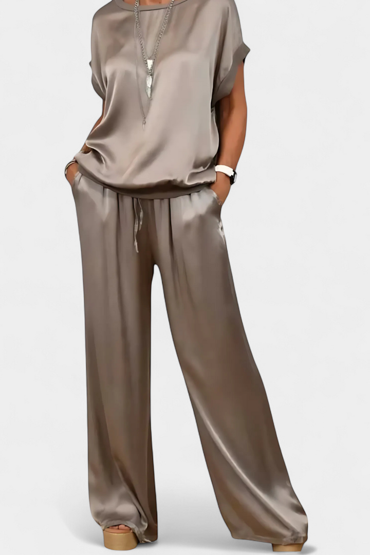 Blasa Dviejų Dalių Pavasario Komplektas su Išskirtiniu Stiliumi