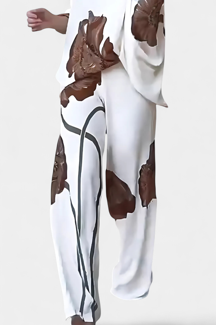 Sybella Dviejų Dalių Gėlių Komplektas su Atviru Petimi ir Tiesiomis Kelnėmis