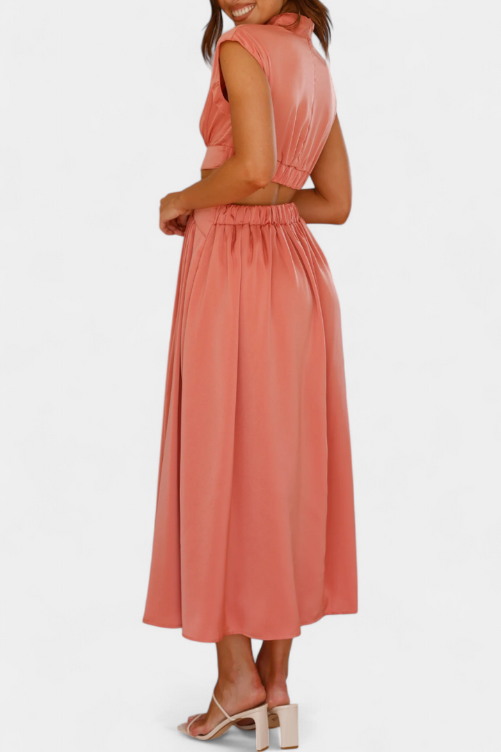 Jocelyn Garais Minimalistinis Kompleksas su Aukštu Iškirpimu ir Šoniniais Atvėrimais