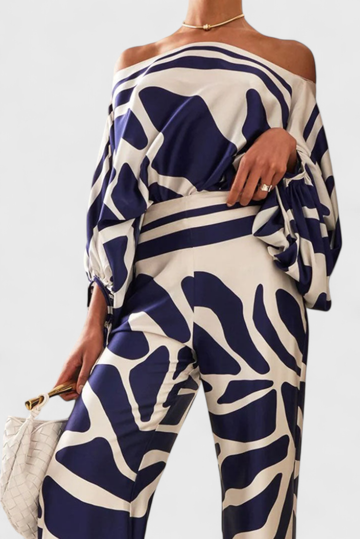 Sybella Dviejų Dalių Komplektas su Atvirais Peties ir Platėjančiais Batai