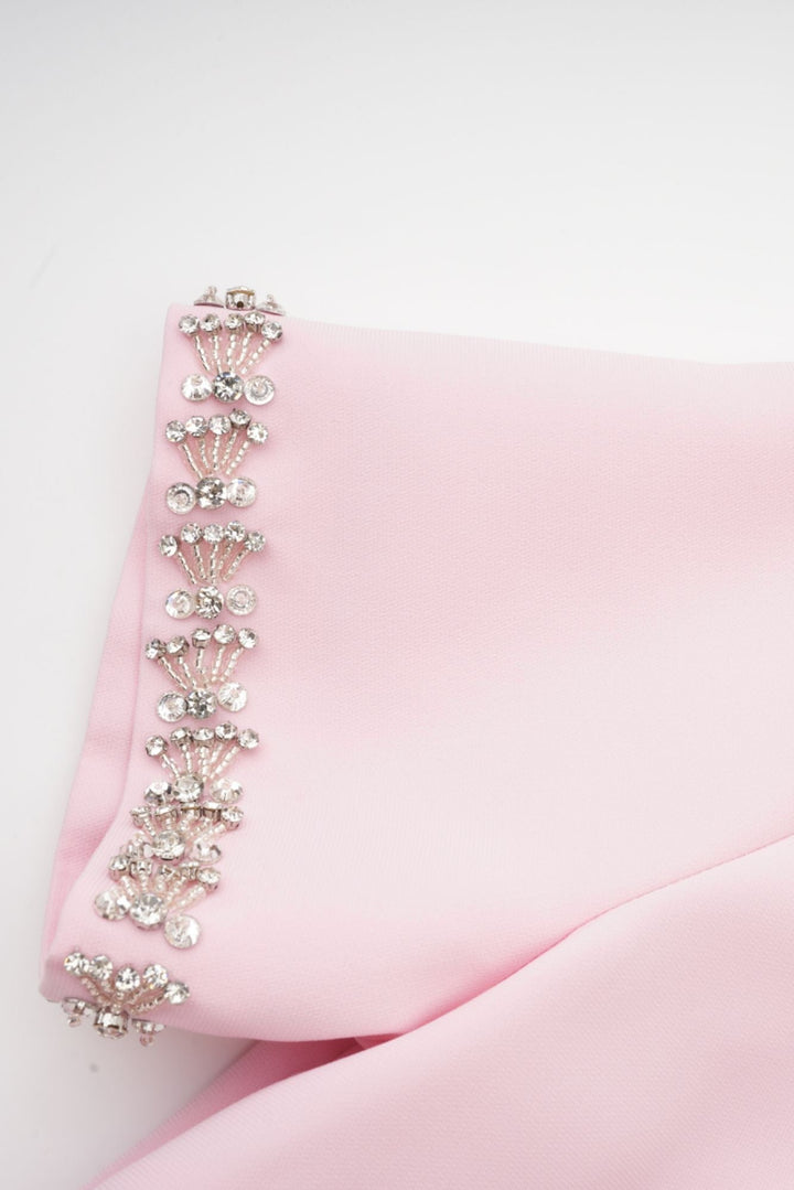 Linda Midi Suknelė su Kristalų Juostele ir Elegantiškais Akcentais