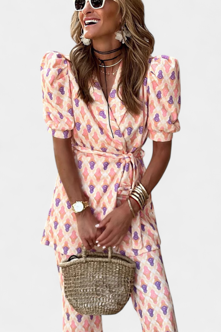 Araceli Kompleksas su Švarku ir Platėjančiomis Kelnėmis