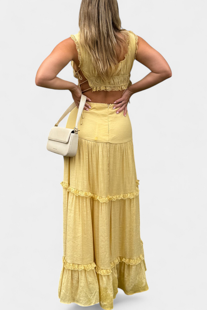 Ilys Romantiškas Komplektas su Nėriniais ir Ilgais, Plazdančiais Sijonais