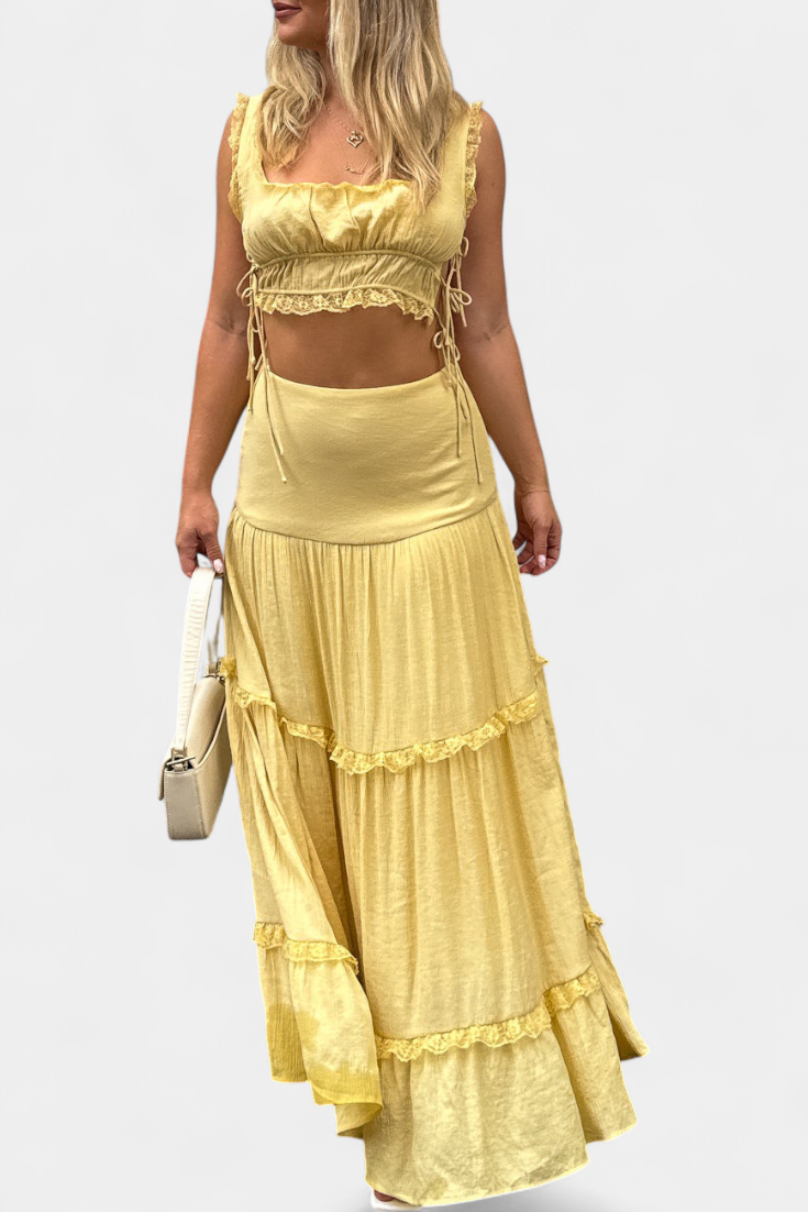 Ilys Romantiškas Komplektas su Nėriniais ir Ilgais, Plazdančiais Sijonais