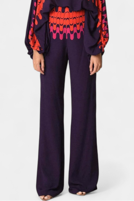 Sybella Dviejų Dalių Komplektas su Atvirais Pečiais ir Plataus Pjaustymo Kelnėmis