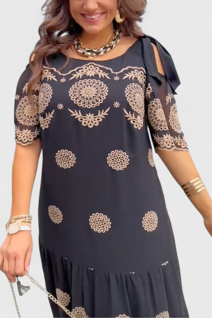 Vestido de Verão Kathy Elegants com Design em Rede e Corte Fluido