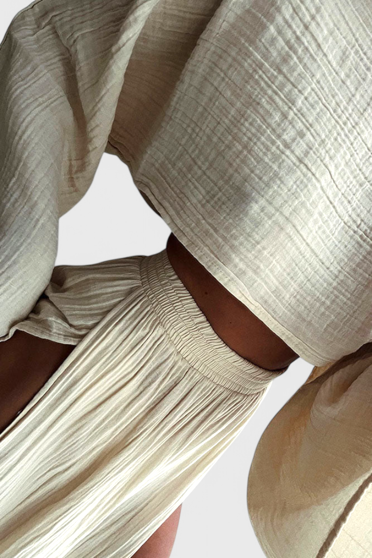 Martha Dviejų Dalių Komplektas su Aukštu Iškirpimu