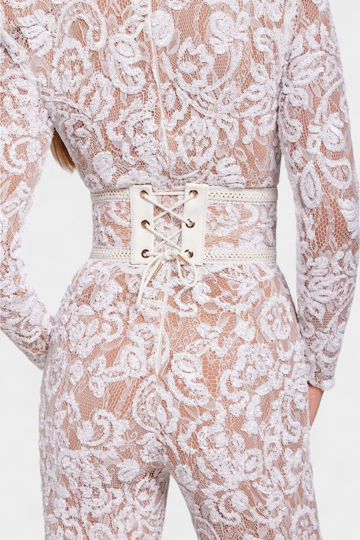 Jimena Nėrinių Kombinezonas su Blizgančiomis Perliukais ir Diržu