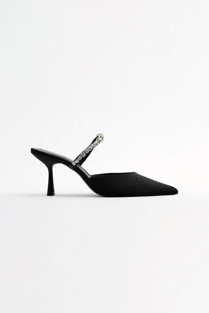 Aukštakulniai sandalai su smailiu priekiu, dekoruoti kristalais