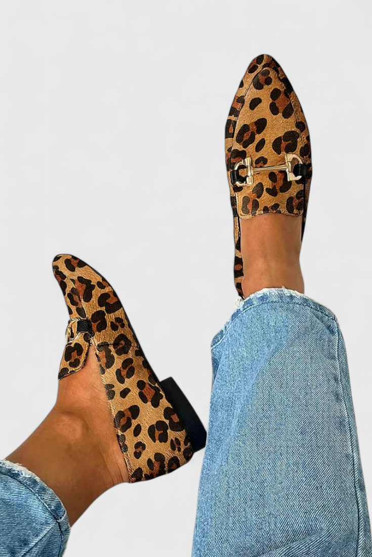 Mokasīni Lluvia Eleganti com Padrão Gravado e Salto Fino