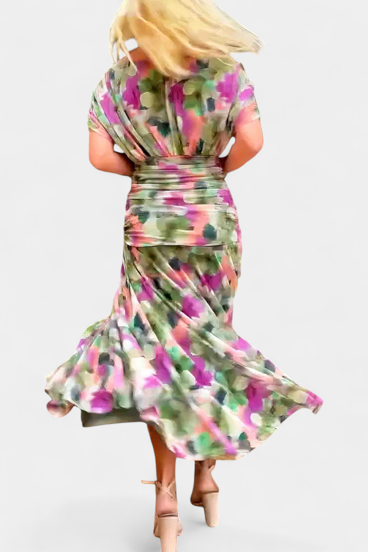 Alondra Garbės Suknelė su Gėlių Fantazijos Raštu ir V-formos Dekolte