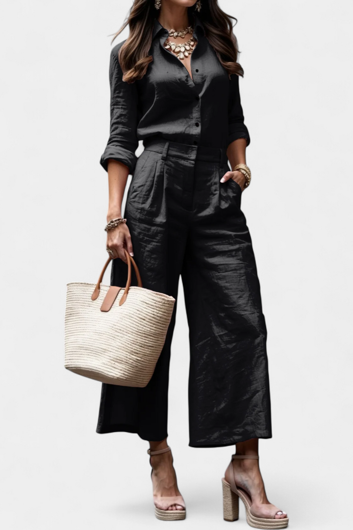 Sabina Laisvas Marškinėliai ir Capri Kelnės Komplektas