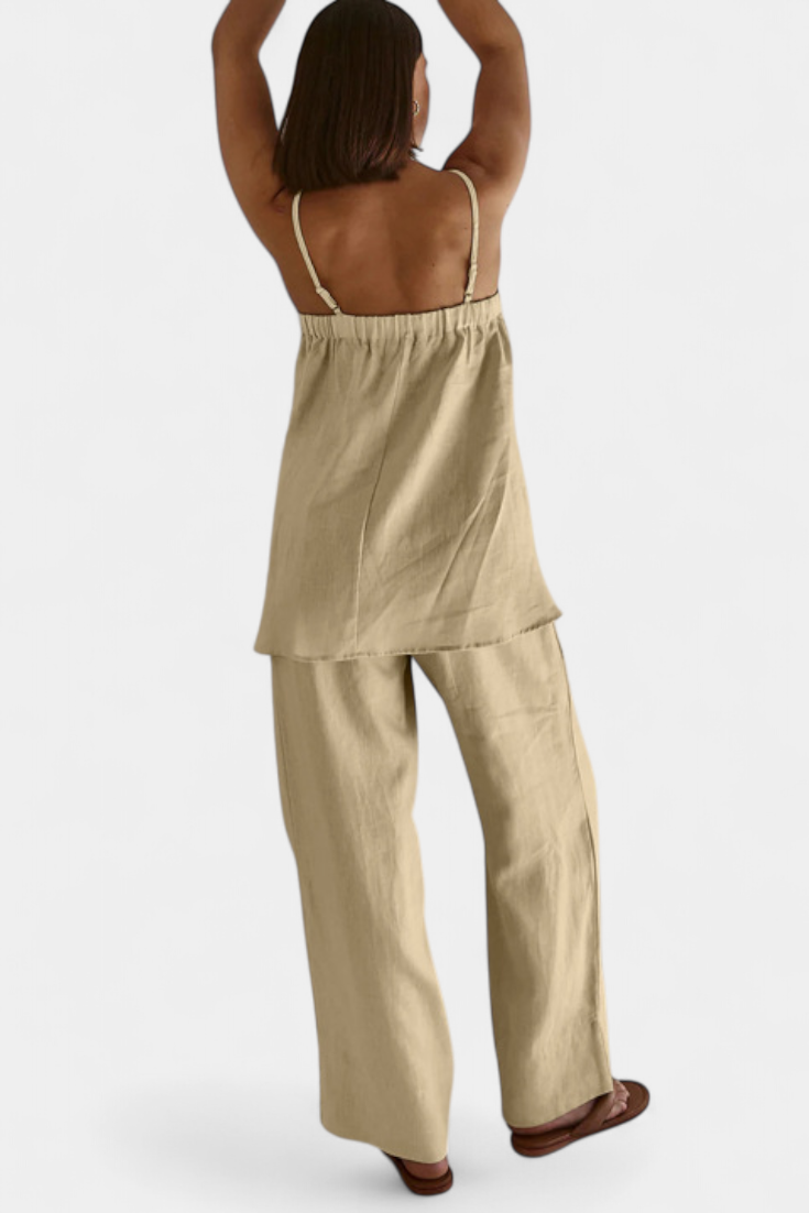 Conjunto Lía Vasaras com Topo Livre e Calças Fluídas