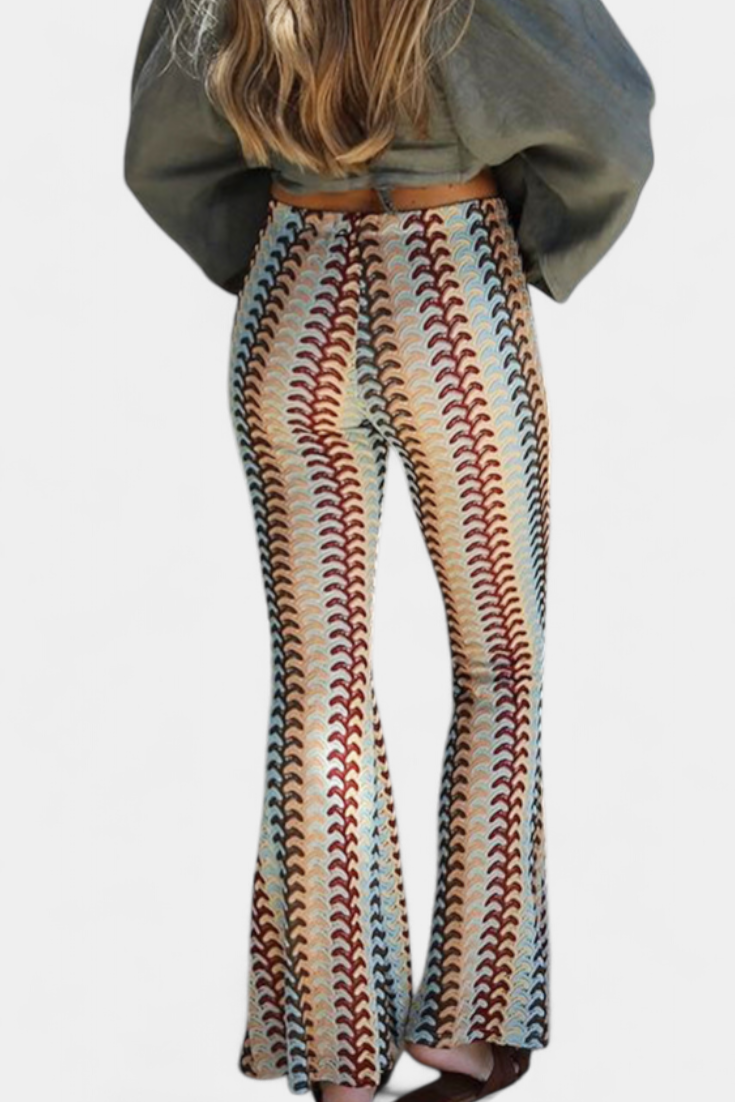 Carlie Kelnės Su Platėjančiu Apačiu Retro