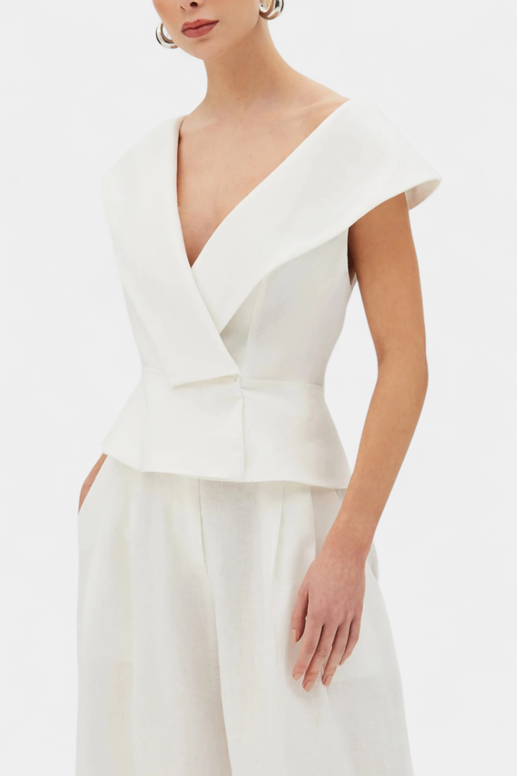 Blusa assimétrica Hayden e calças palazzo