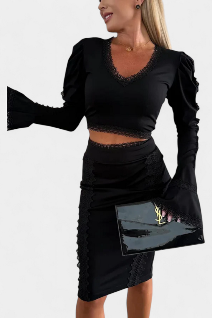 Conjunto Elegante Minerva com Rendas e Saia de Cintura Alta