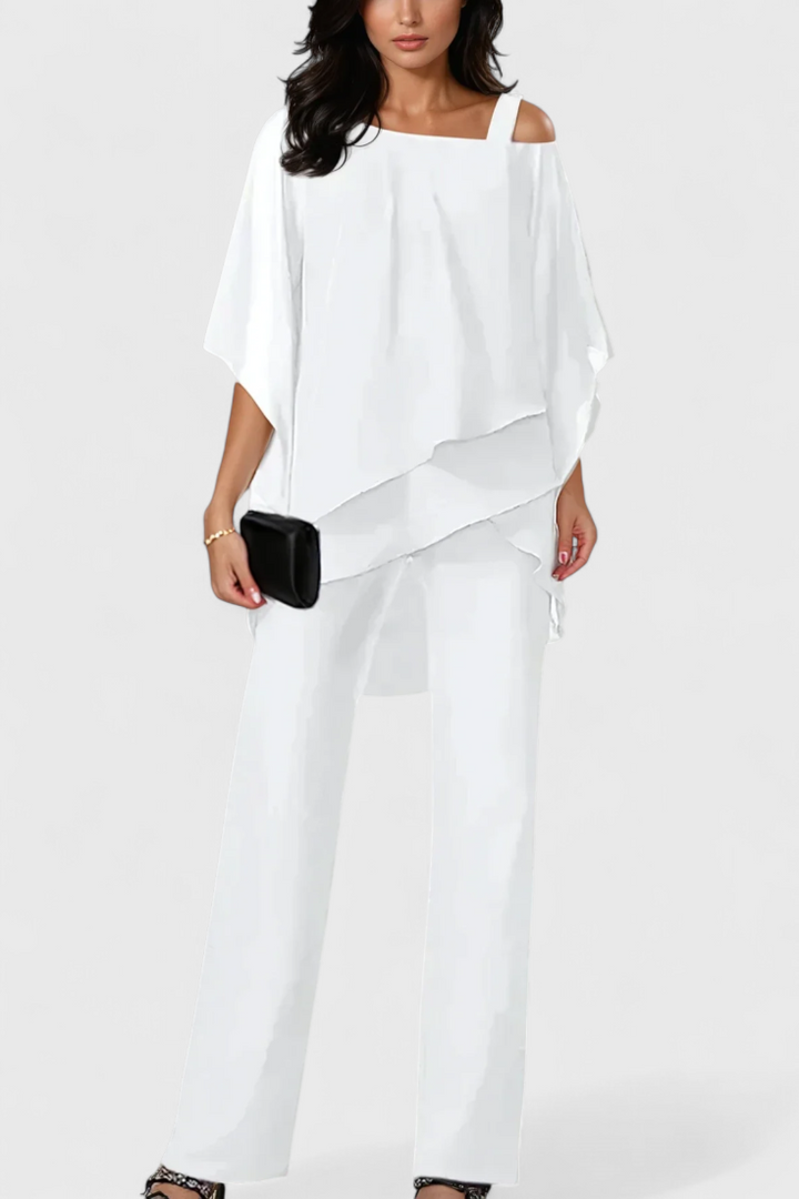 Katės Dviejų Dalių Komplektas su Atvirais Petnešomis ir Plūstančiu Siluetu