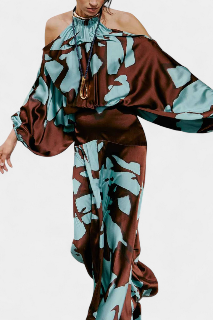 Monte Suknelė su Atviro Tipo Rankovėmis ir Abstrakčiu Raštu