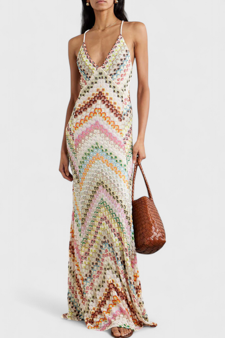 Agustina Garais Mezgliukų Suknelė su V Formos Iškirpte ir Zigzago Motyvu