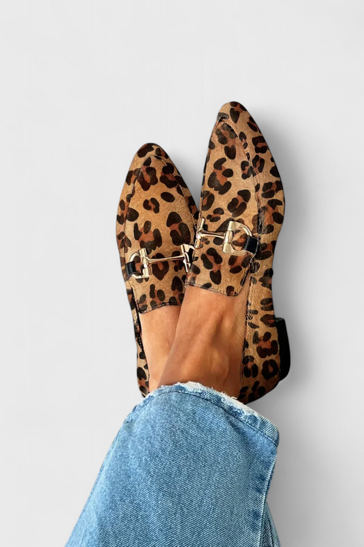 Mokasīni Lluvia Eleganti com Padrão Gravado e Salto Fino