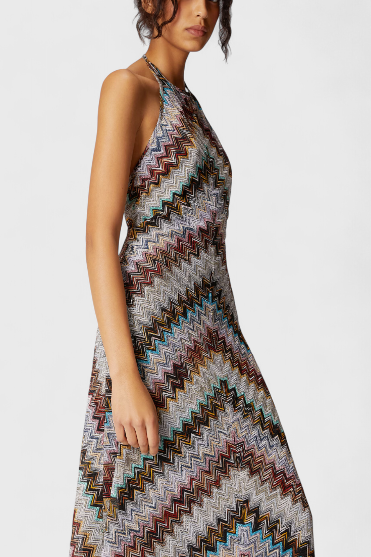 Vestido Halter Melisa com Lamé Zigzag e Acabamento Iridiscente