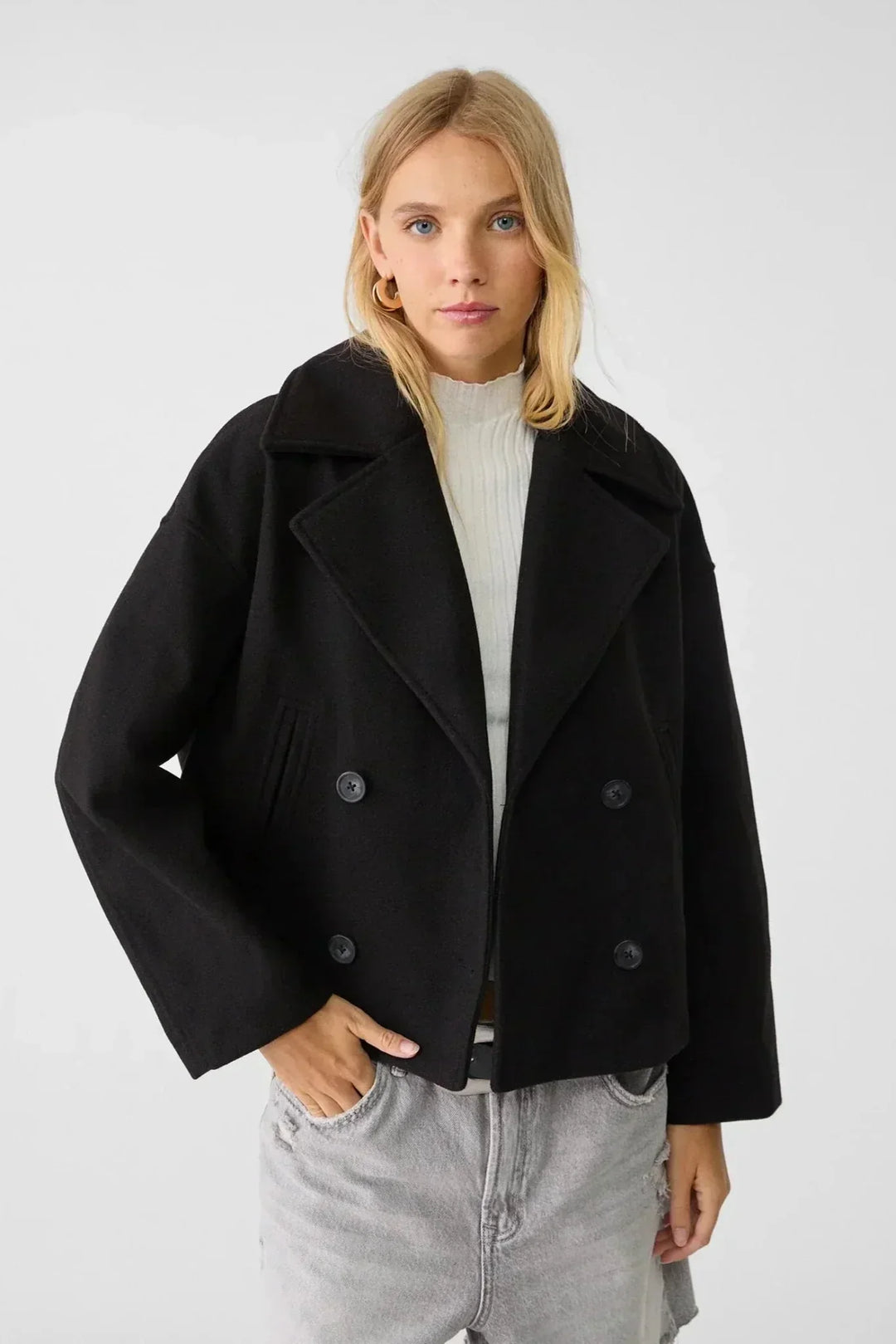 Destiny | Dviejų mygtukų trumpas švarkas