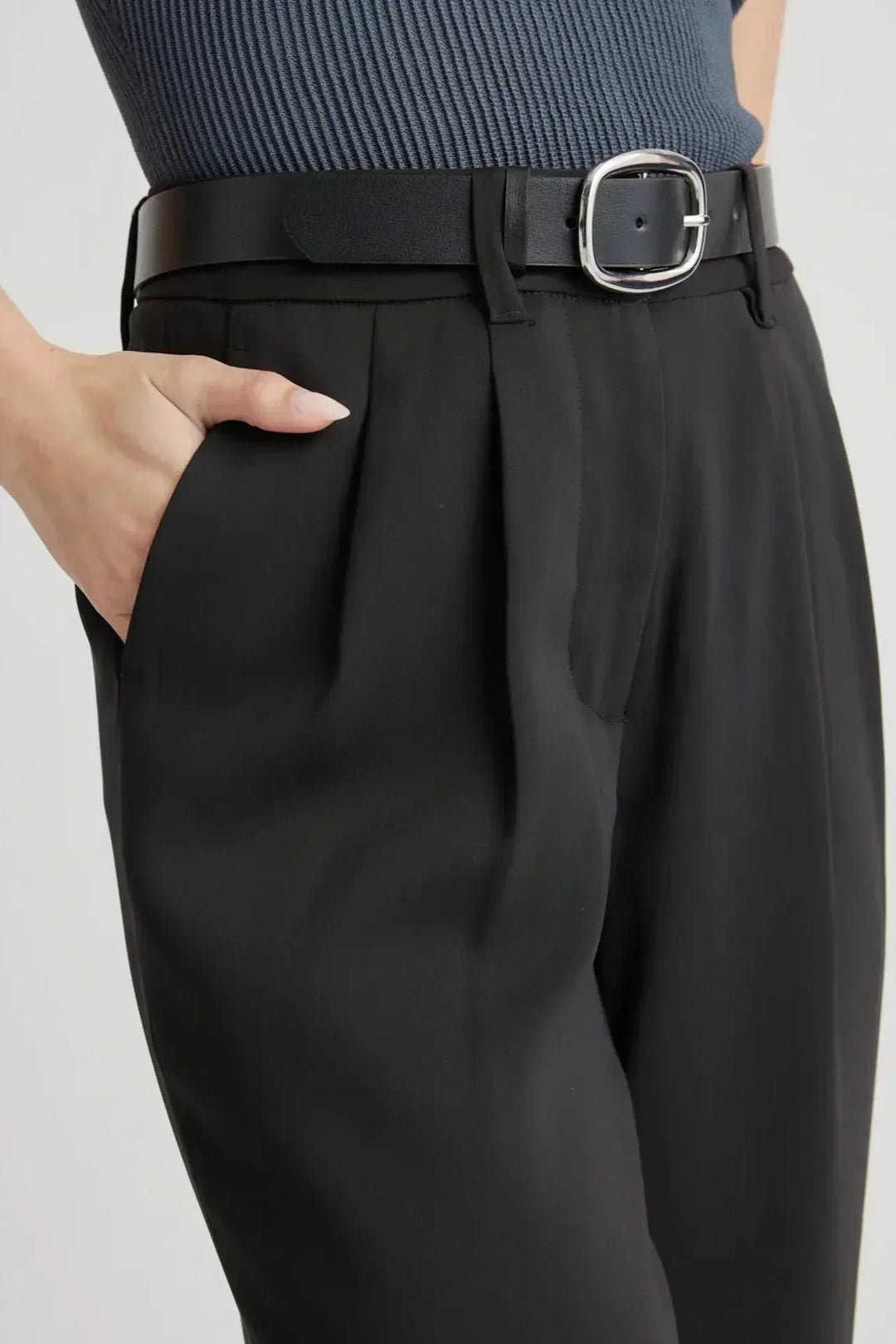 Tinashe Pantalonai Priešais Plati Kojų